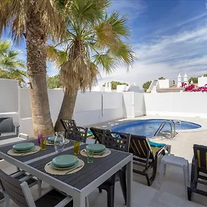 https://vicky-rae-beach-house-vale-do-lobo.hotelaalgarve.com